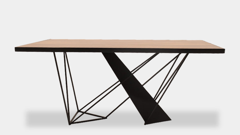 Mesa de comedor Stark